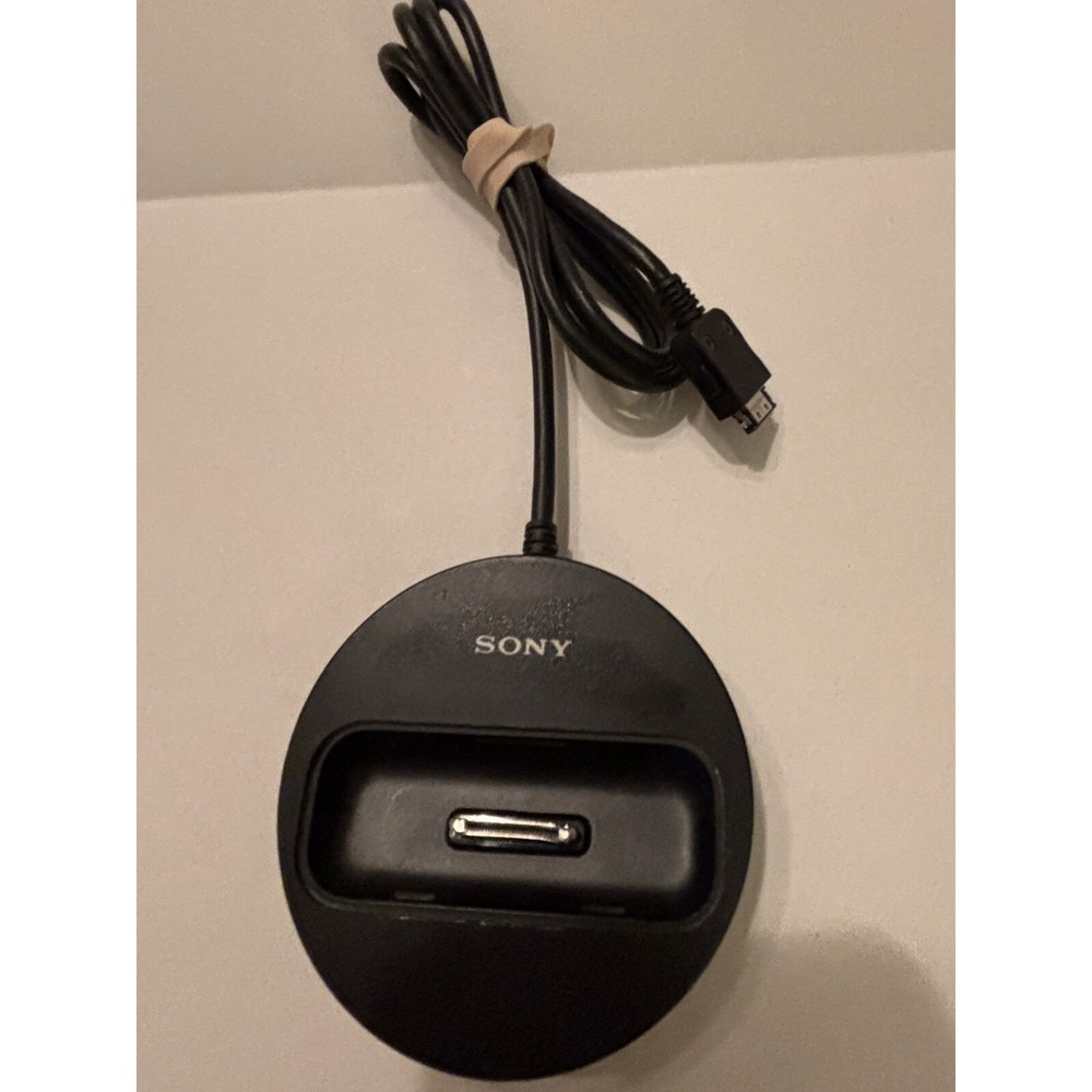 Sony TDM-iP20 Dock for Older Model Ipod/Iphone - Good Working Condition